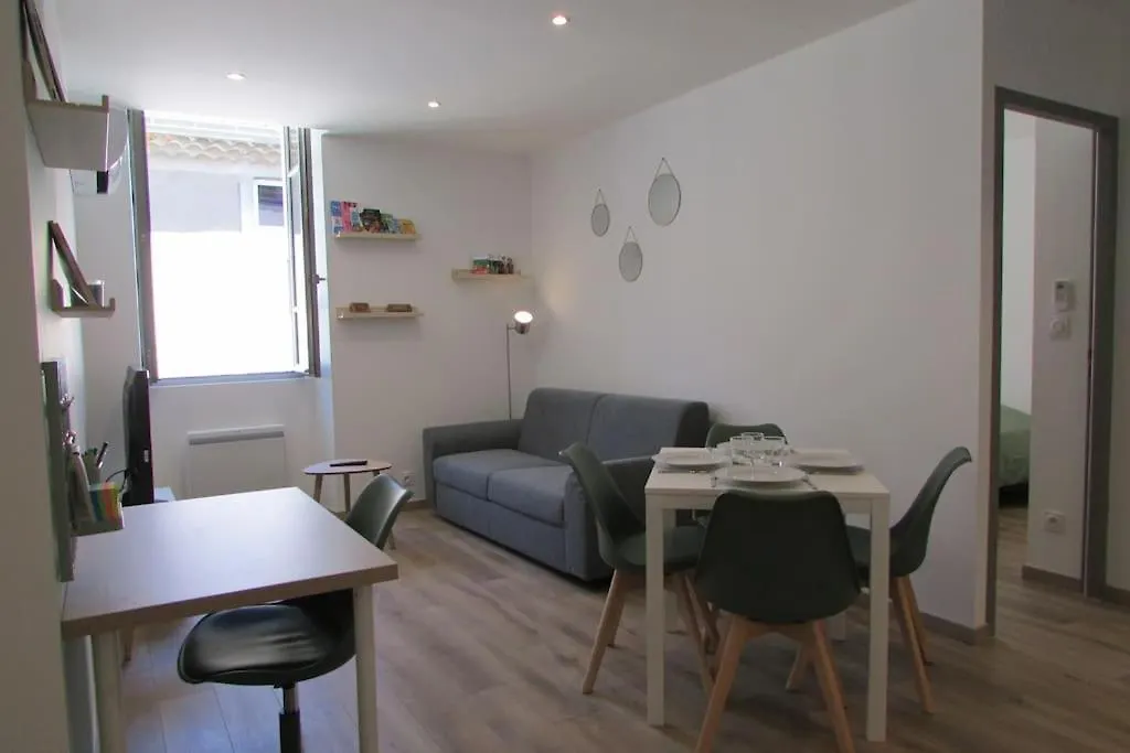 Appartement Climatise Au Coeur Des Remparts Die 0*,