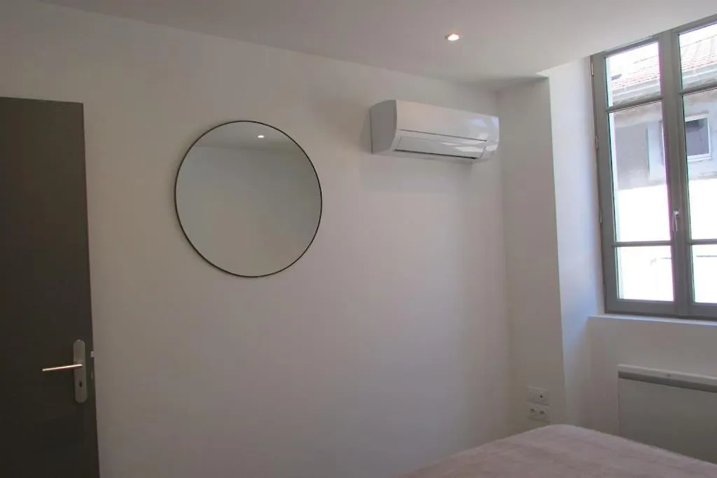 Appartement Climatise Au Coeur Des Remparts Die 0*,